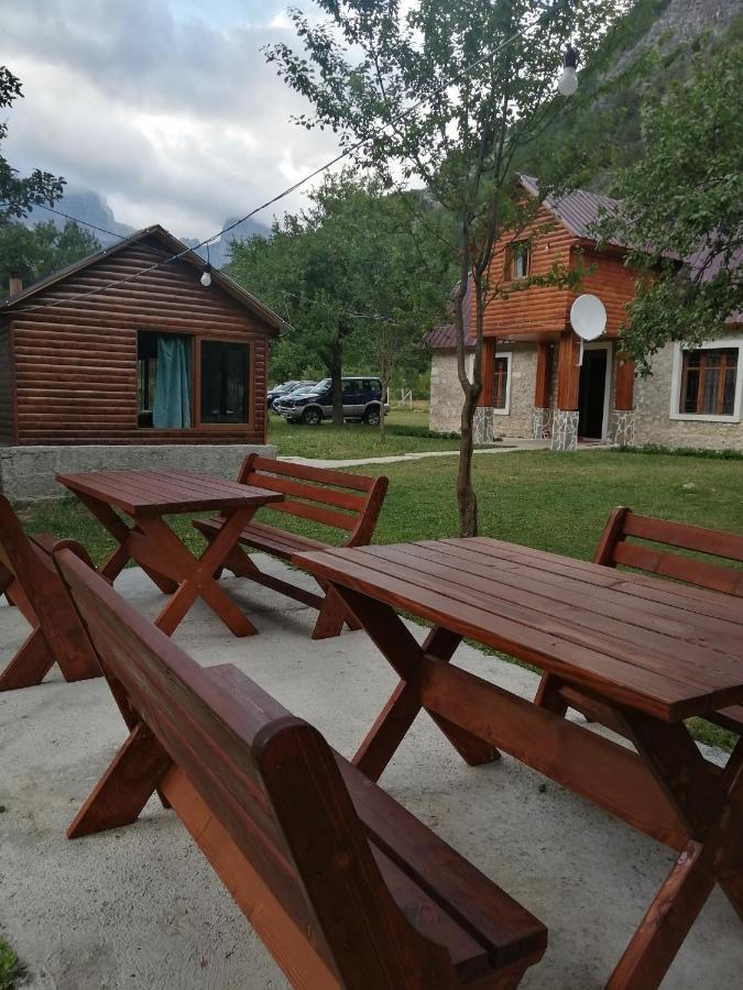Bujtina Pllumi Theth Bed & Breakfast Ngoại thất bức ảnh