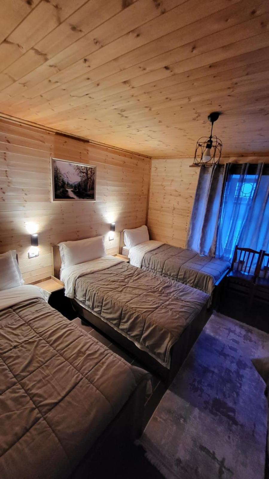 Bujtina Pllumi Theth Bed & Breakfast Phòng bức ảnh