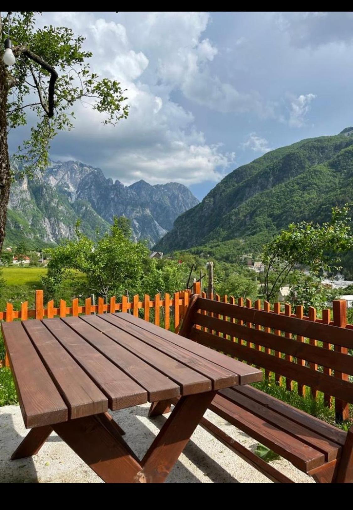 Bujtina Pllumi Theth Bed & Breakfast Ngoại thất bức ảnh